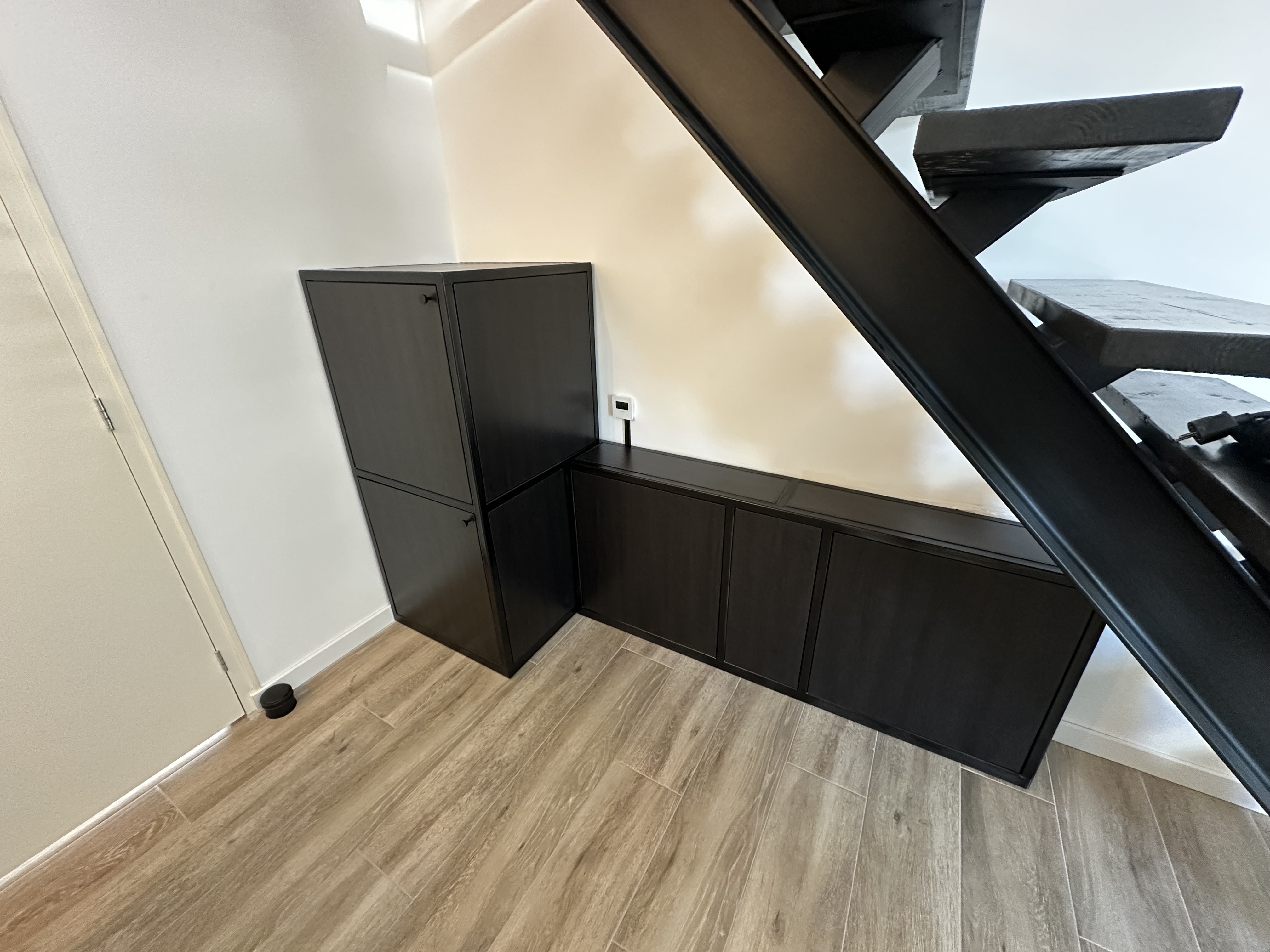 Stalen interieurkast onder trap