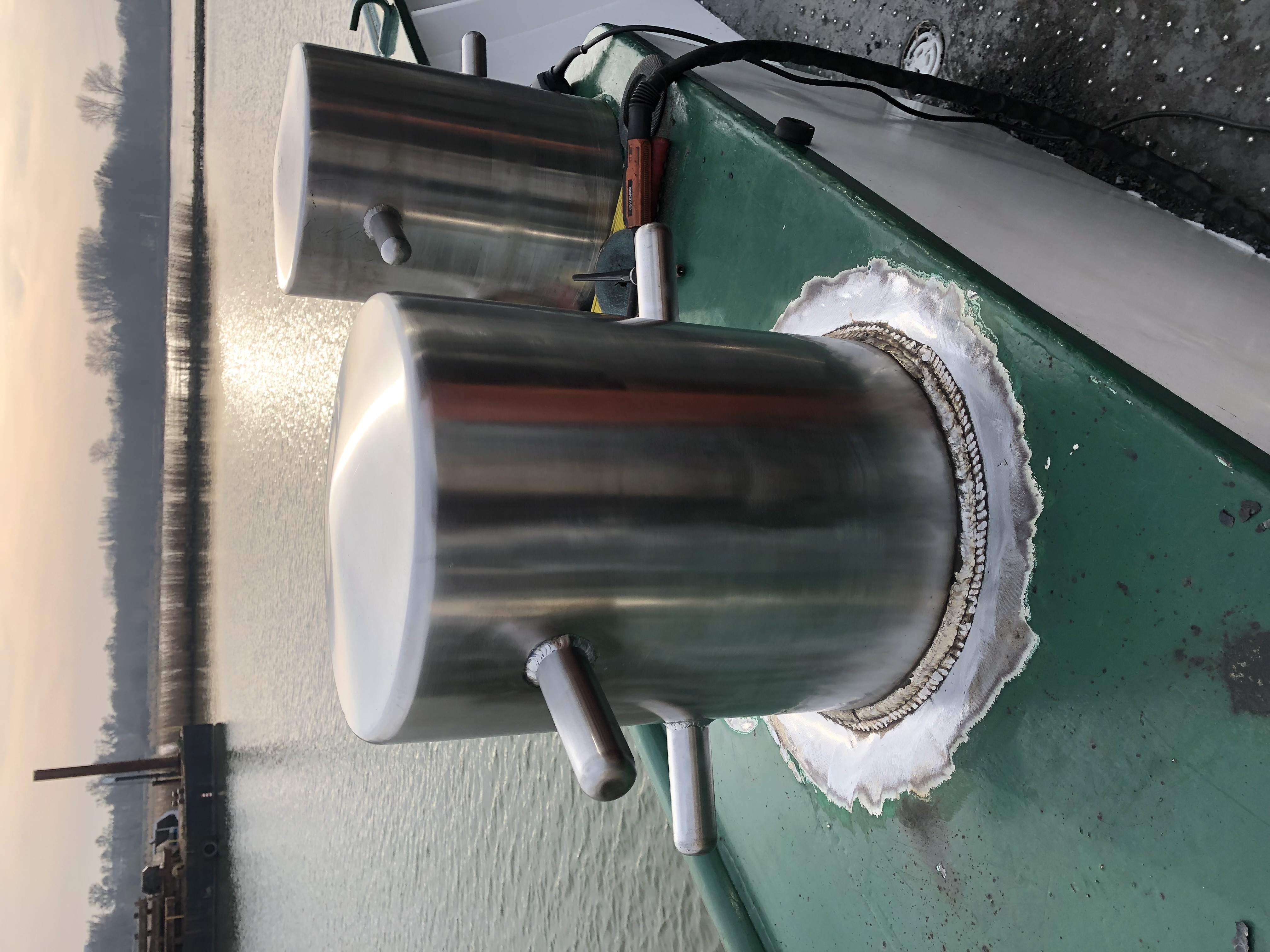 RVS bolders op schip